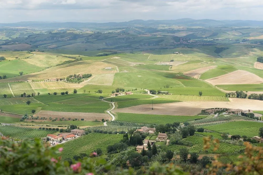 Hotel Dei Capitani Montalcino 3*,